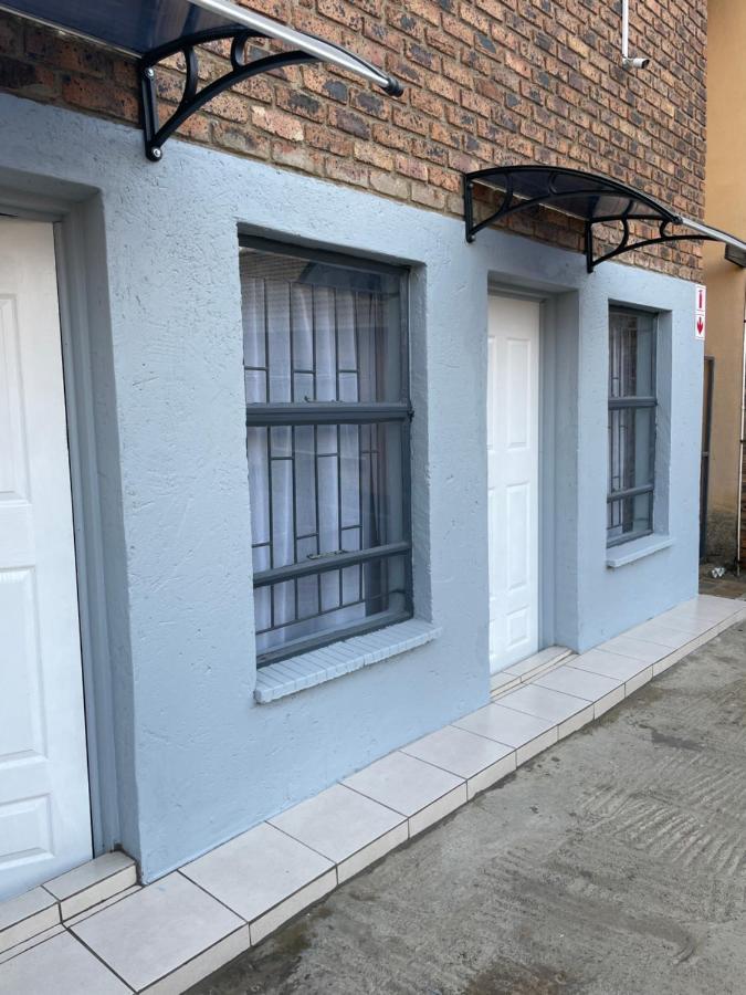 Host Hub Guest House Kempton Park Exterior foto