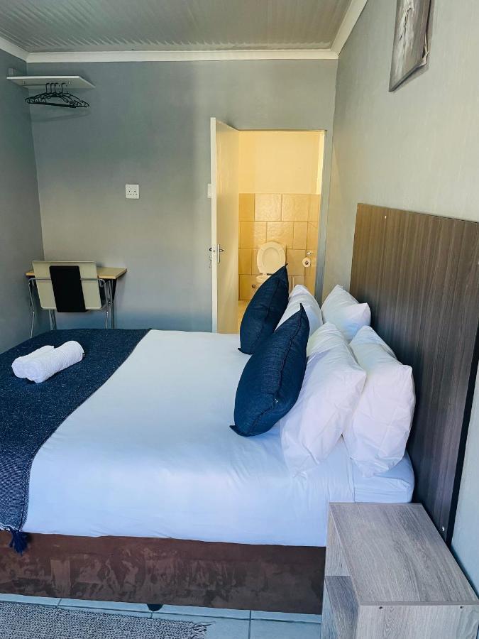 Host Hub Guest House Kempton Park Exterior foto