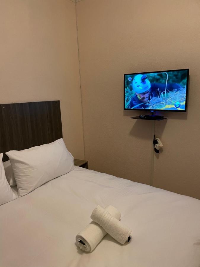 Host Hub Guest House Kempton Park Exterior foto