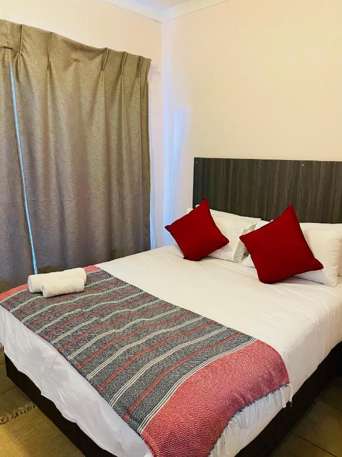 Host Hub Guest House Kempton Park Exterior foto
