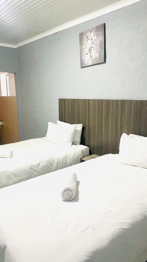 Host Hub Guest House Kempton Park Exterior foto